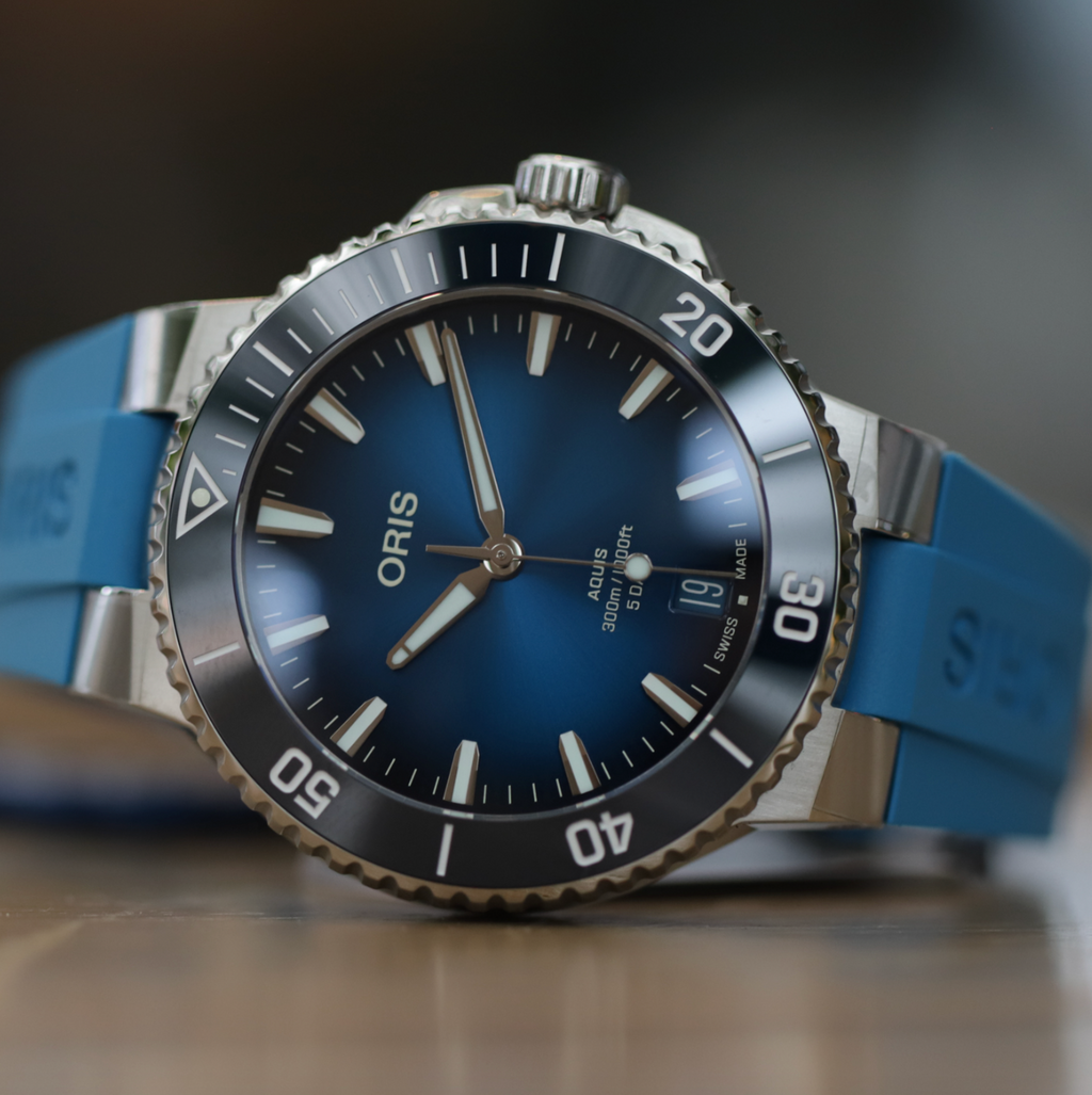 Oris Aquis Date 43.5mm Blau / Kautschuk