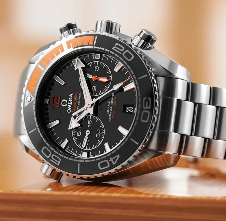 Omega Seamaster Planet Ocean Chronograph 215.30.46.51.01.002
