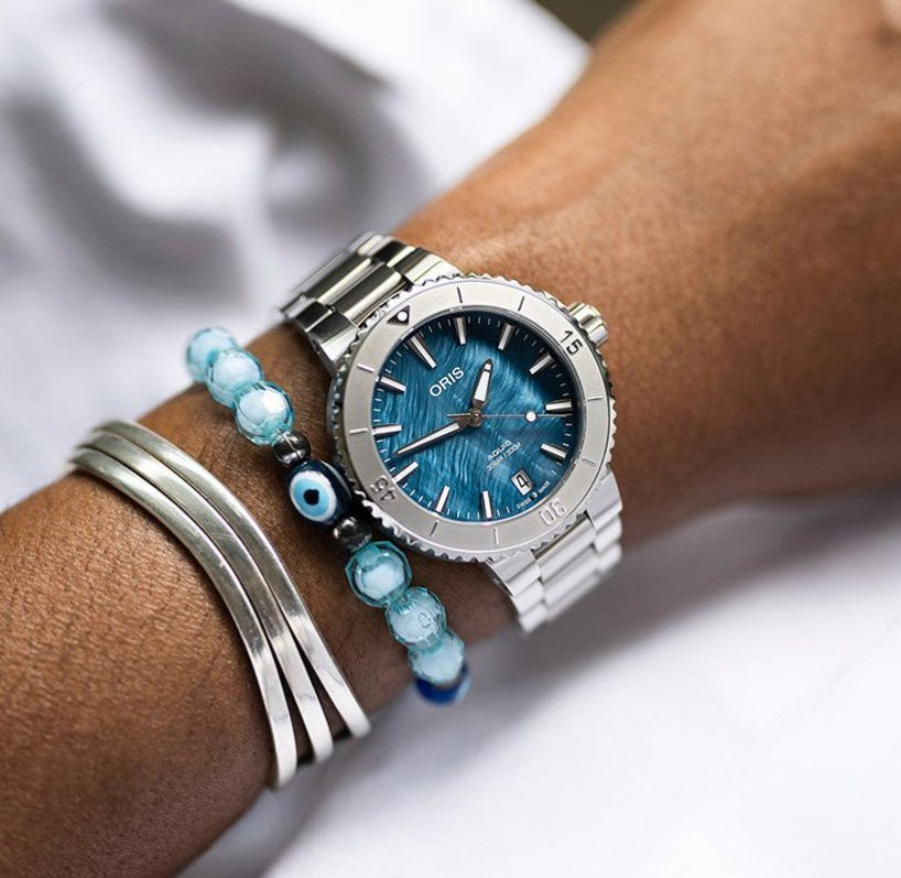 Oris Aquis Date Aegean Blue 36.5mm