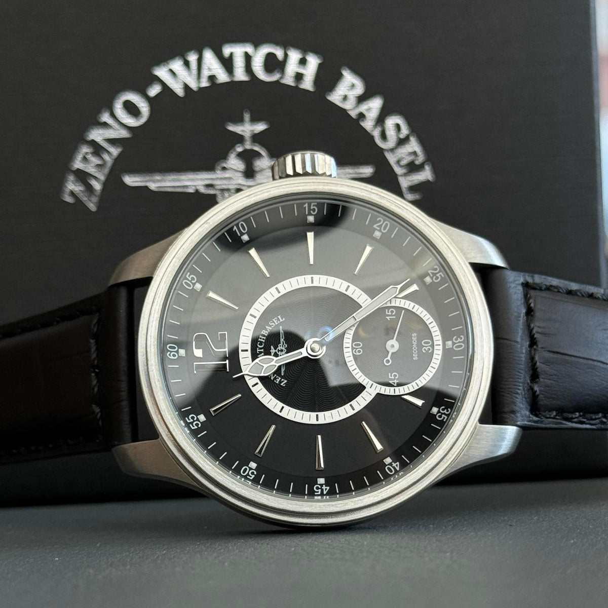 Zeno Watch Oversized Retro Pilot Winder