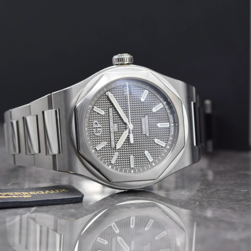 Girard Perregaux Laureato 81010-11-231-11A