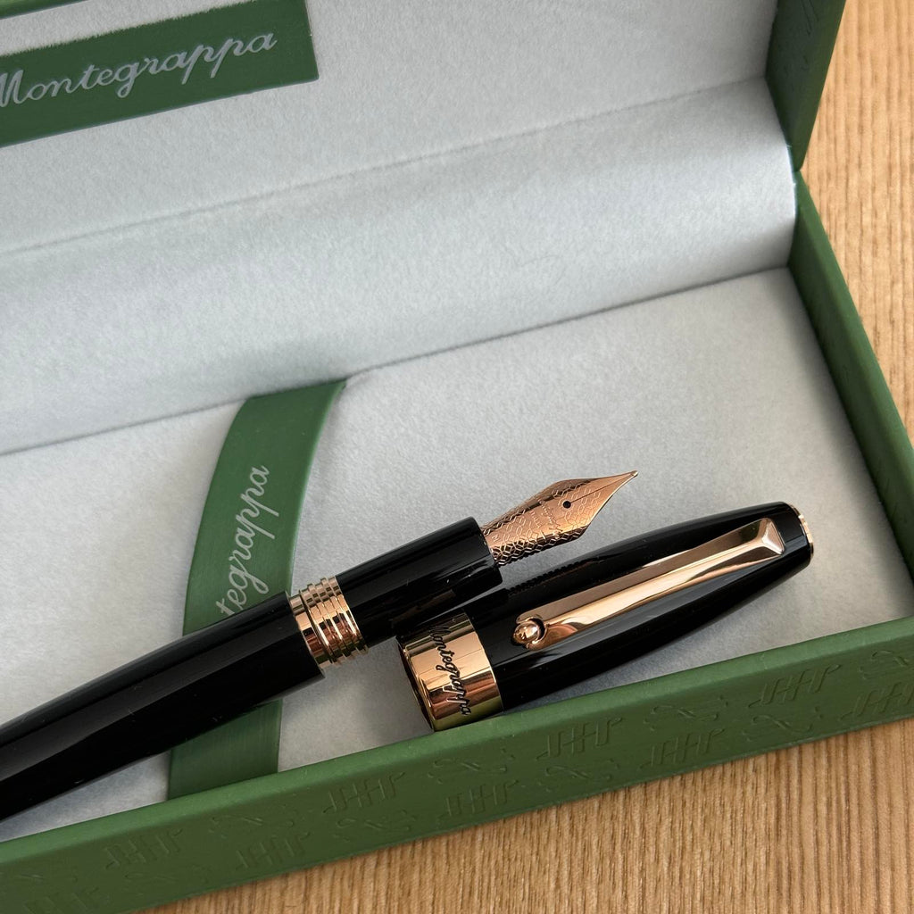 Montegrappa Fortuna Füllfederhalter Schwarz