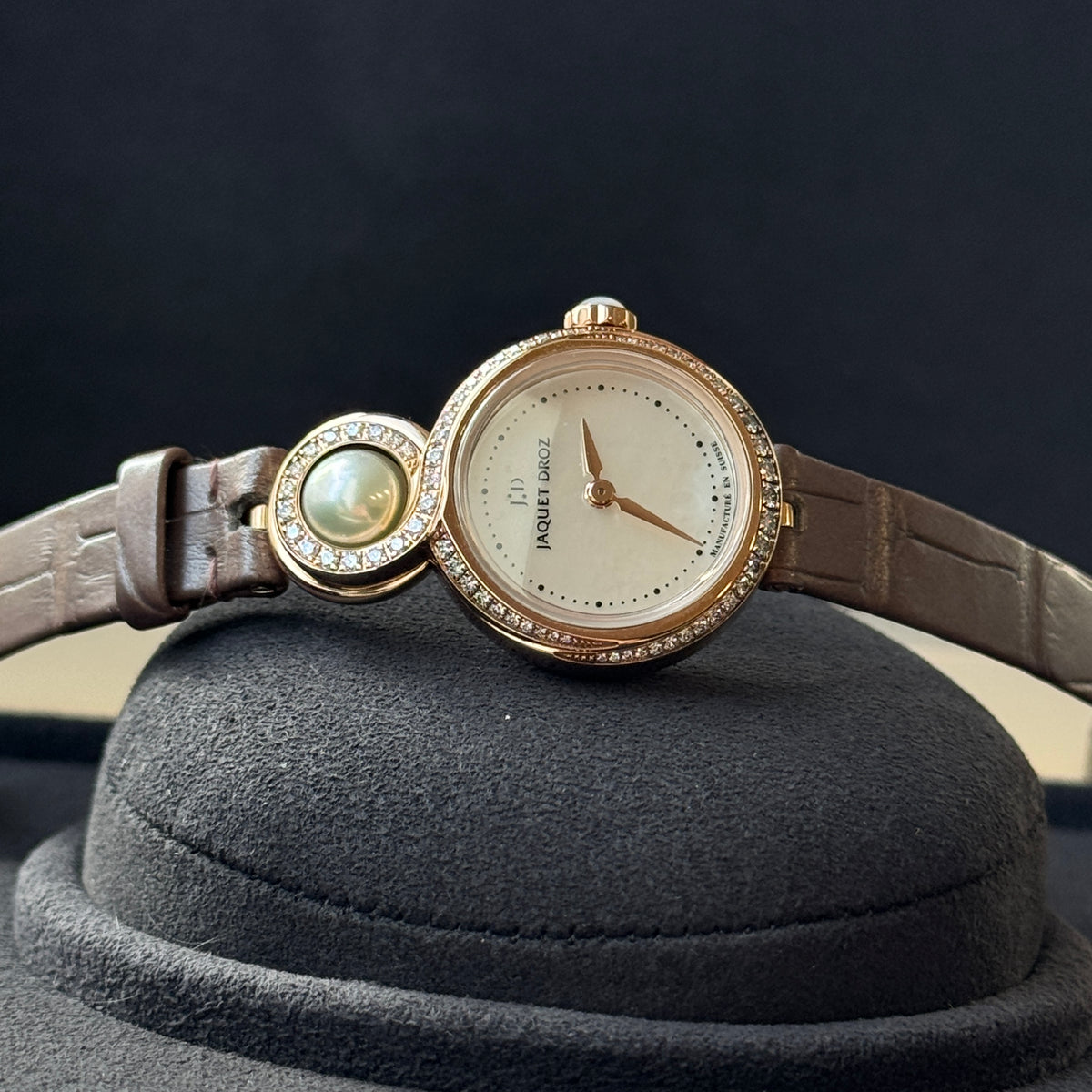 Jaquet-Droz Lady 8 Petite Mother-of-pearl J014603271