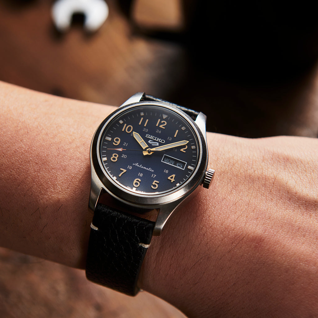 Seiko 5 Sports Automatik Day-Date Schwarz / Blau