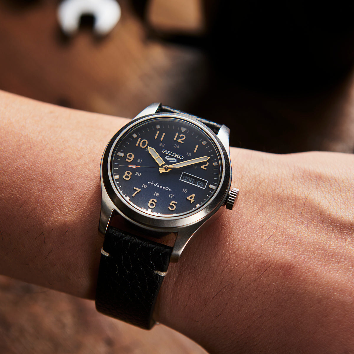 Seiko 5 Sports Automatik Day-Date Schwarz / Blau