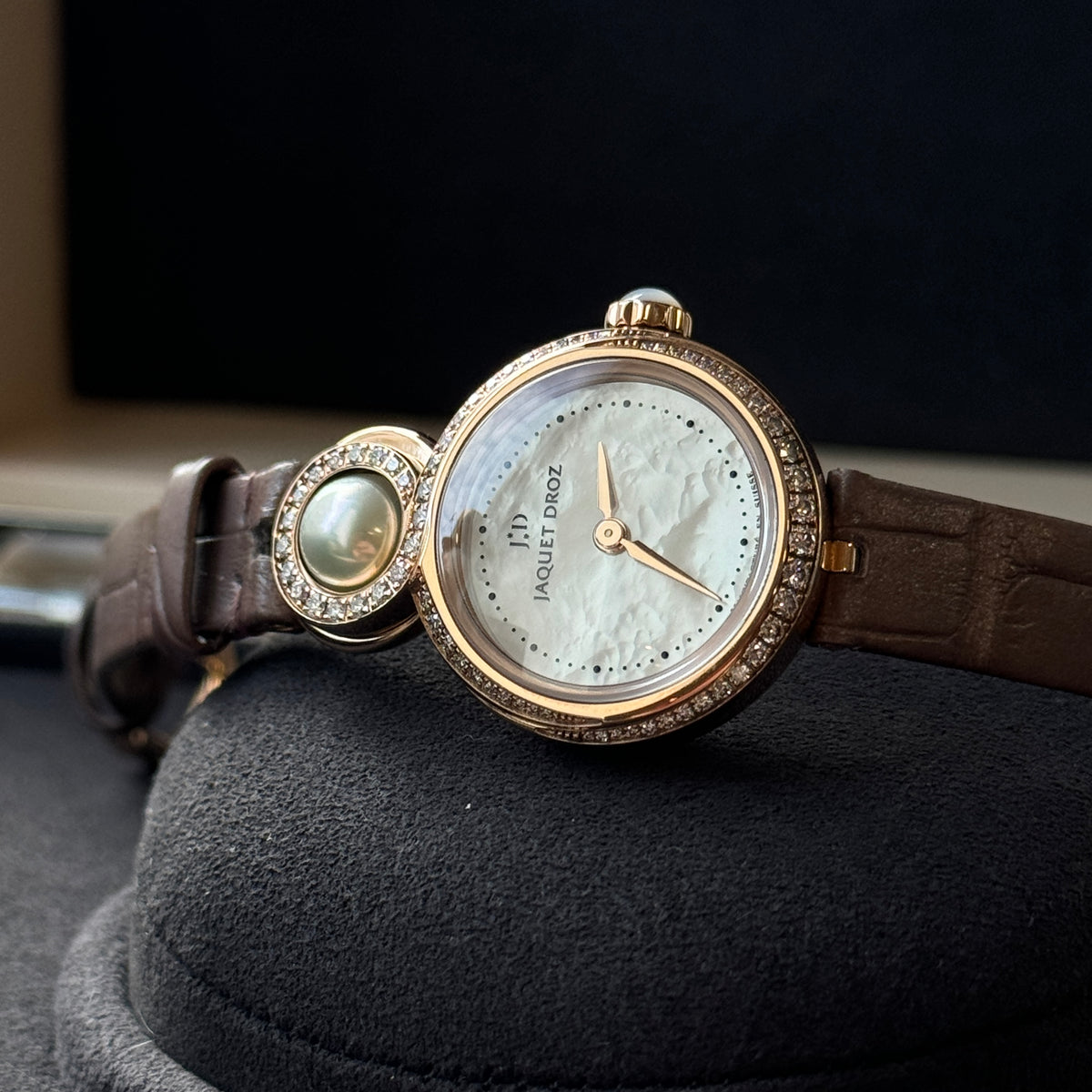 Jaquet-Droz Lady 8 Petite Mother-of-pearl J014603271