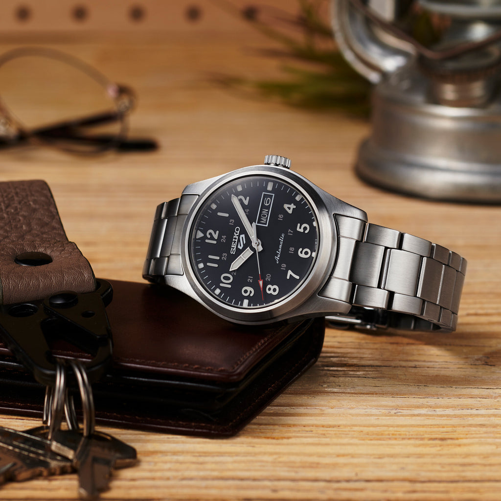 Seiko 5 Sports Automatik Day-Date Silbrig / Schwarz