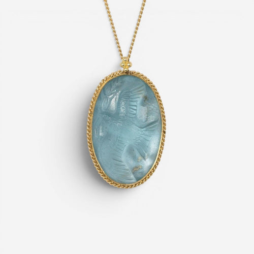 Amáli Unikat Anhänger mit Kette 18 Kt Gelbgold mit geschnitztem Aquamarin 16,74 ct N-3547-AQ